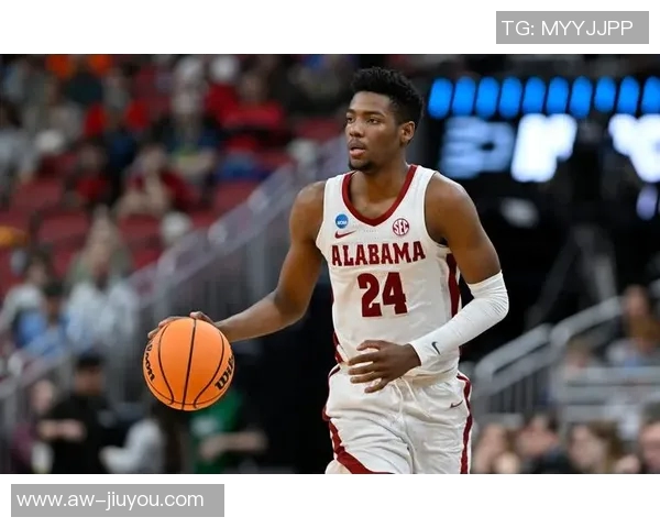 黄蜂队宣布布兰登米勒因左肩受伤将缺席本场比赛的后续时间